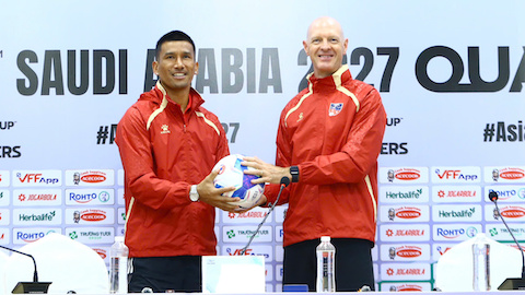 HLV Matt Ross: ‘Mục tiêu của Nepal vẫn là có điểm trước Việt Nam’  HLV Matt Ross: ‘Mục tiêu của Nepal vẫn là có điểm trước Việt Nam’